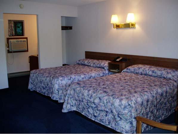 Tall Pines Motel Lake George Phòng bức ảnh