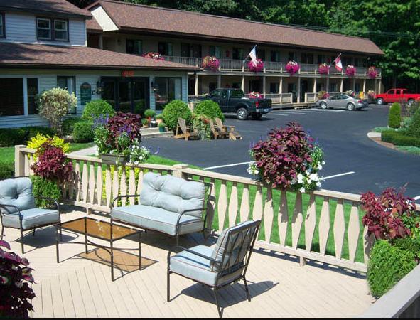 Tall Pines Motel Lake George Ngoại thất bức ảnh
