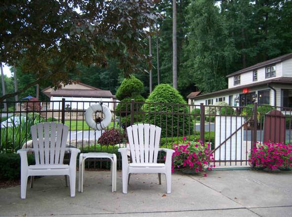Tall Pines Motel Lake George Ngoại thất bức ảnh